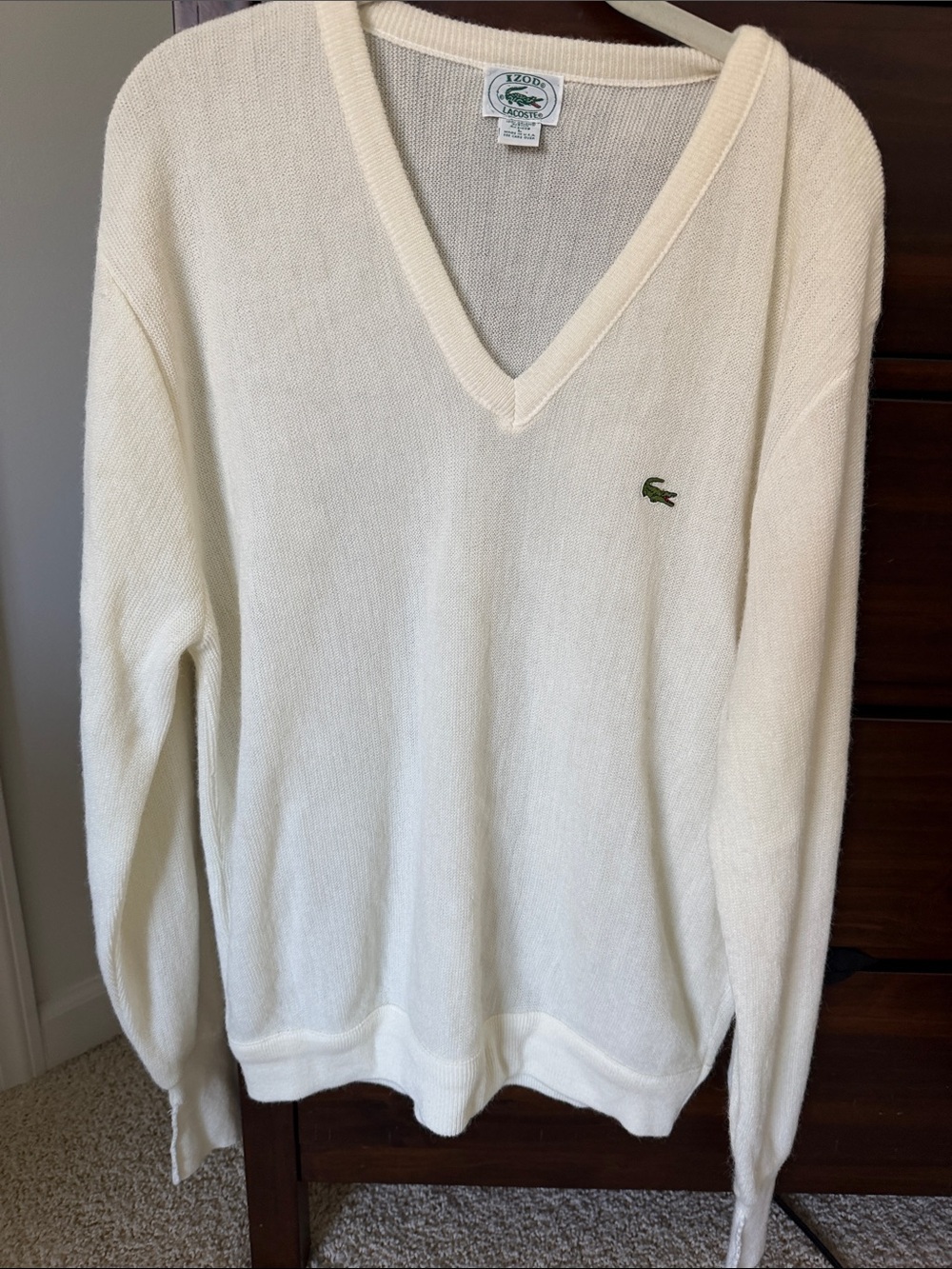 Vintage Lacoste uni-sex Off-White V-Neck Sweater with Green Crocodile Logo-L